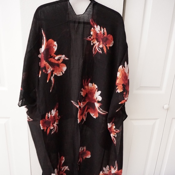 Beautiful Black Floral Kimono/ Beach Coverup - Picture 4 of 6